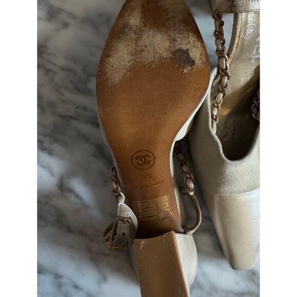 Vintage Chanel Cream Pointed Toe Slingback Heels - Picture 3 of 4